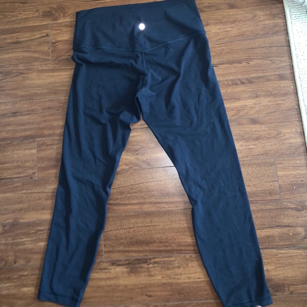 Lululemon aligns navy size 10